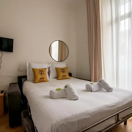 Beautiful Studio Close To Nice's Train Station *